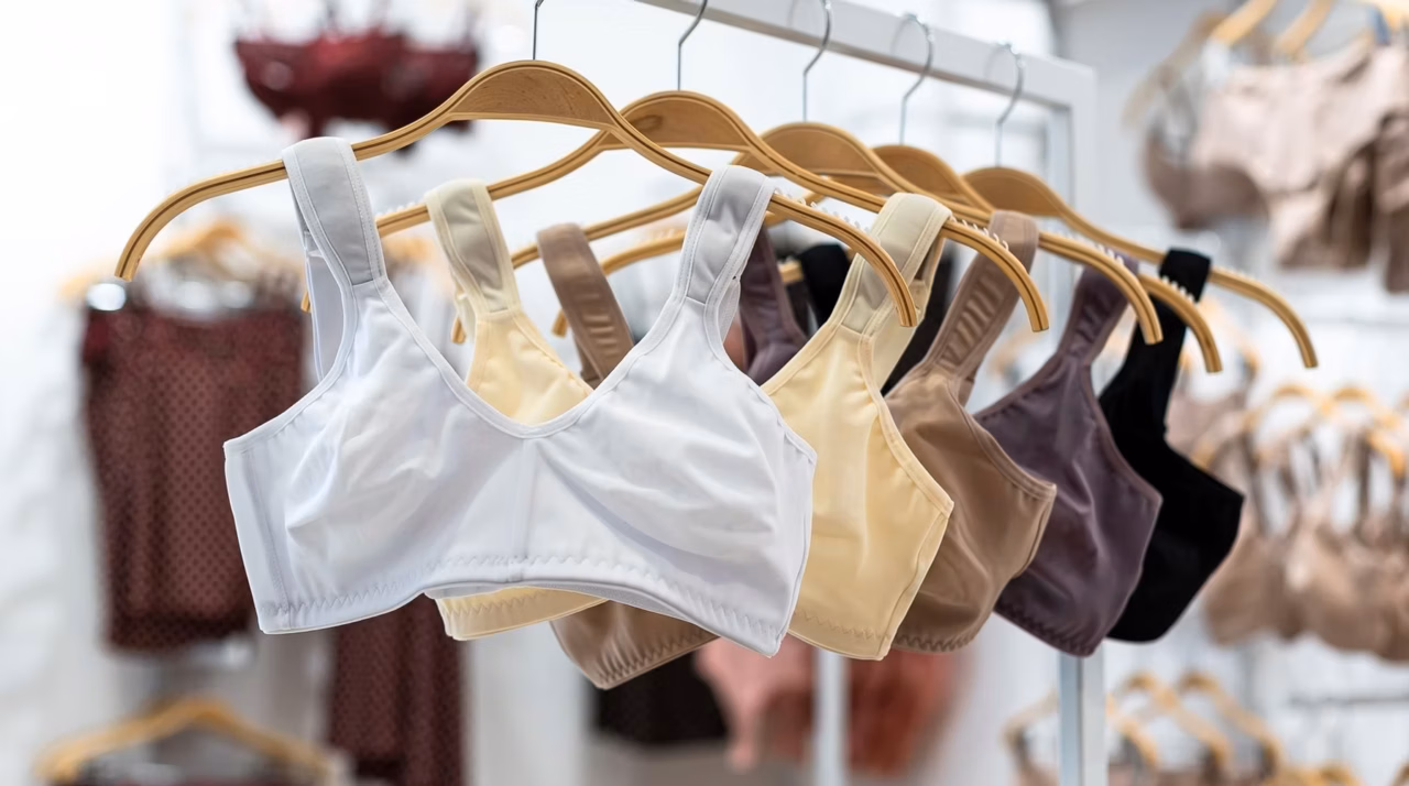 Agrandir des vêtements trop étroits : techniques et astuces