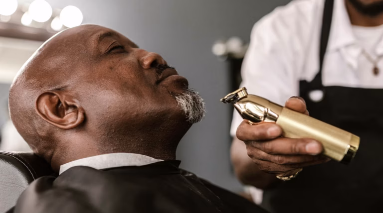 Techniques de coupe de cheveux homme : notre guide